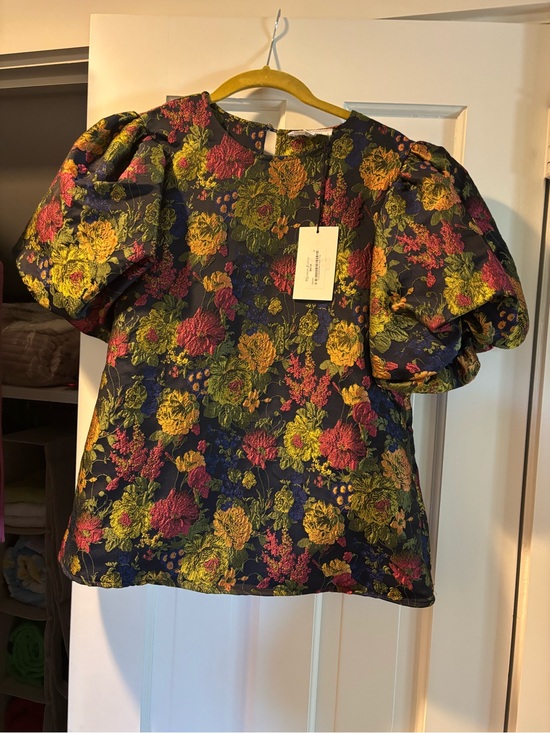 THML Tops - THML Navy Floral Jacquard Puff-Sleeve Blouse
